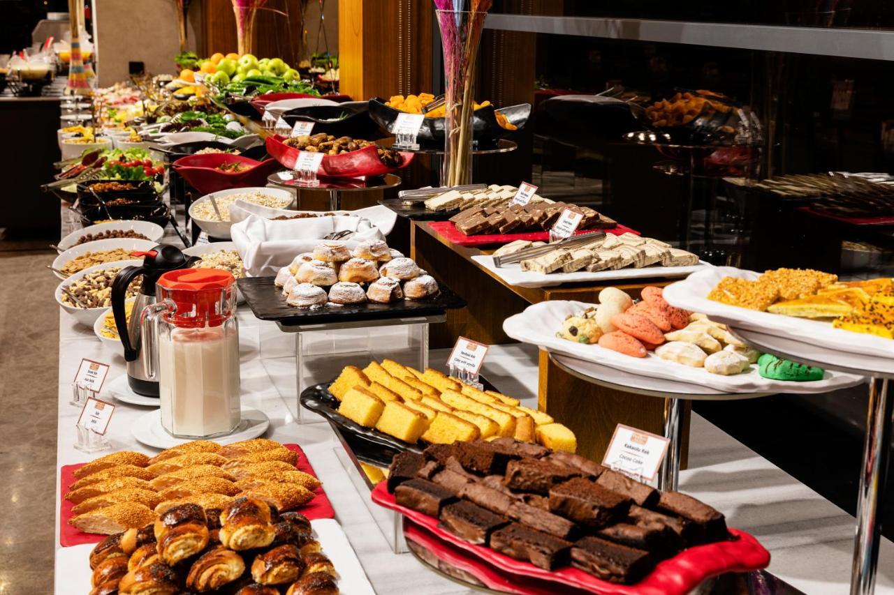 Demiray Hotel Old City Istanbul Eksteriør bilde A dessert buffet